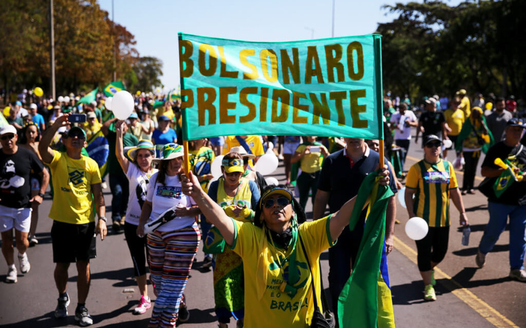 [Brasil] #Encuesta Bolsonaro capta el voto joven y acomodado de Brasil