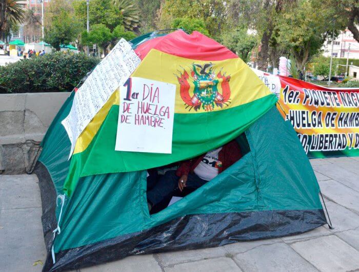 [Bolivia] Activistas inician huelga de hambre para exigir al TSE aclarar candidatura de Evo Morales