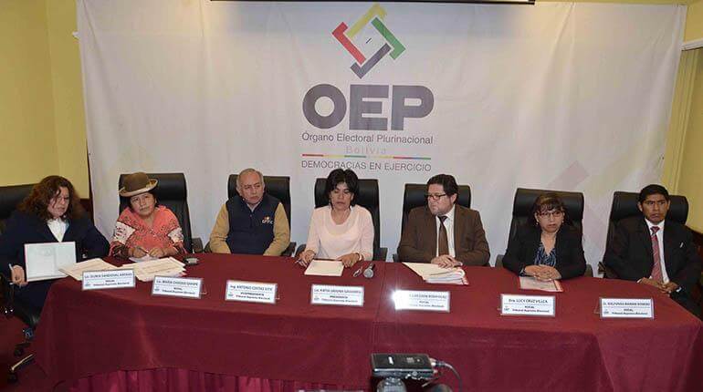 [Bolivia] Este martes se decidirá la suerte de las vocalías y la directiva del TSE