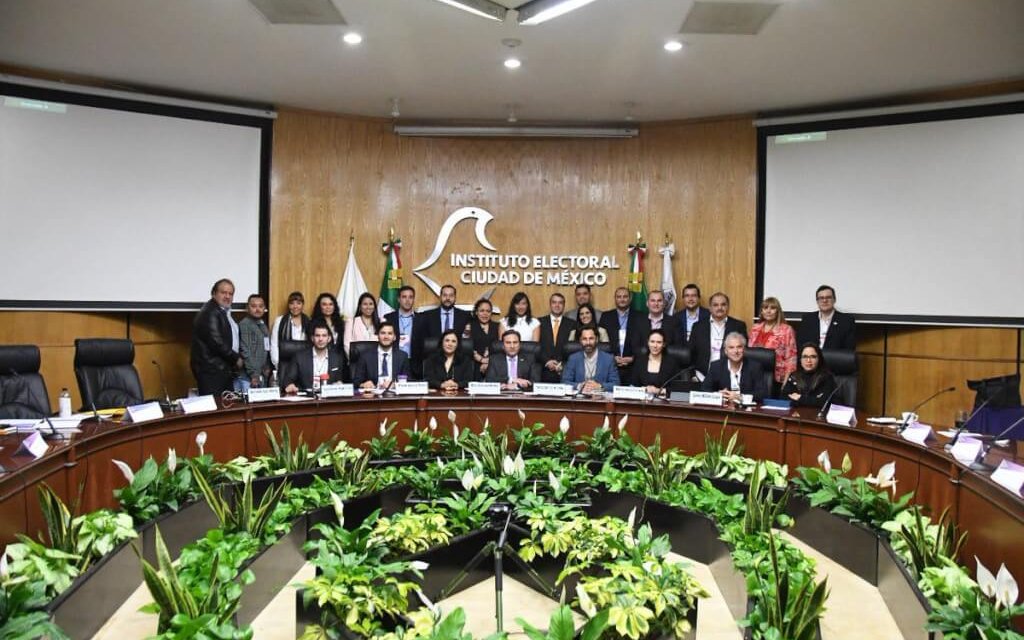 Transparencia Electoral firmó un convenio de colaboración con el Instituto Electoral de la Ciudad de México (IECM)