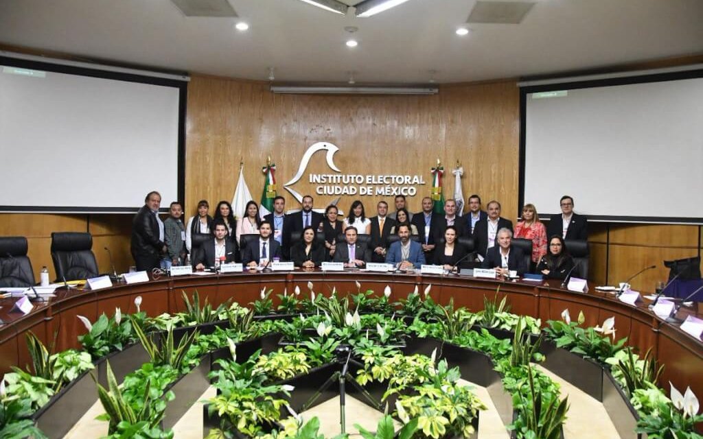 Transparencia Electoral firmó un convenio de colaboración con el Instituto Electoral de la Ciudad de México (IECM)