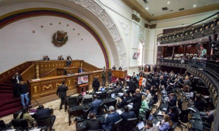 (Venezuela) La Asamblea Nacional aprobó una amnistía para los militares y civiles que ayuden a la restitución de la democracia en Venezuela
