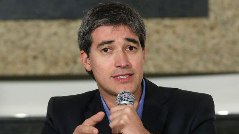 (Argentina) Adrián Pérez: las empresas tendrán un tope de aportes a los partidos en campaña electoral