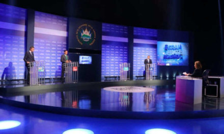 (El Salvador) Con la ausencia de Bukele se celebró el debate entre candidatos a la presidencia