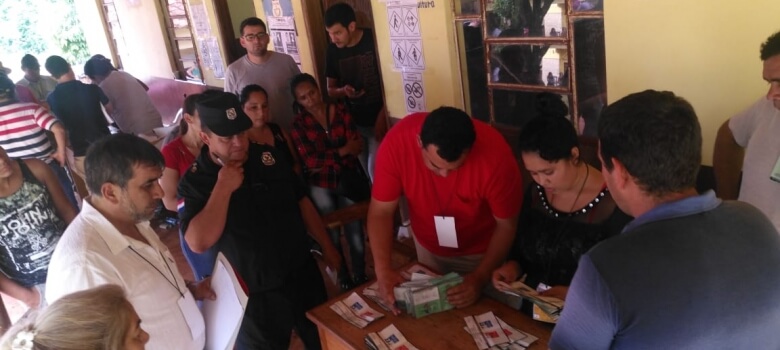 (Paraguay) Escrutinio en Pto. Adela arroja 647 votos para ANR y 90 votos para PLRA