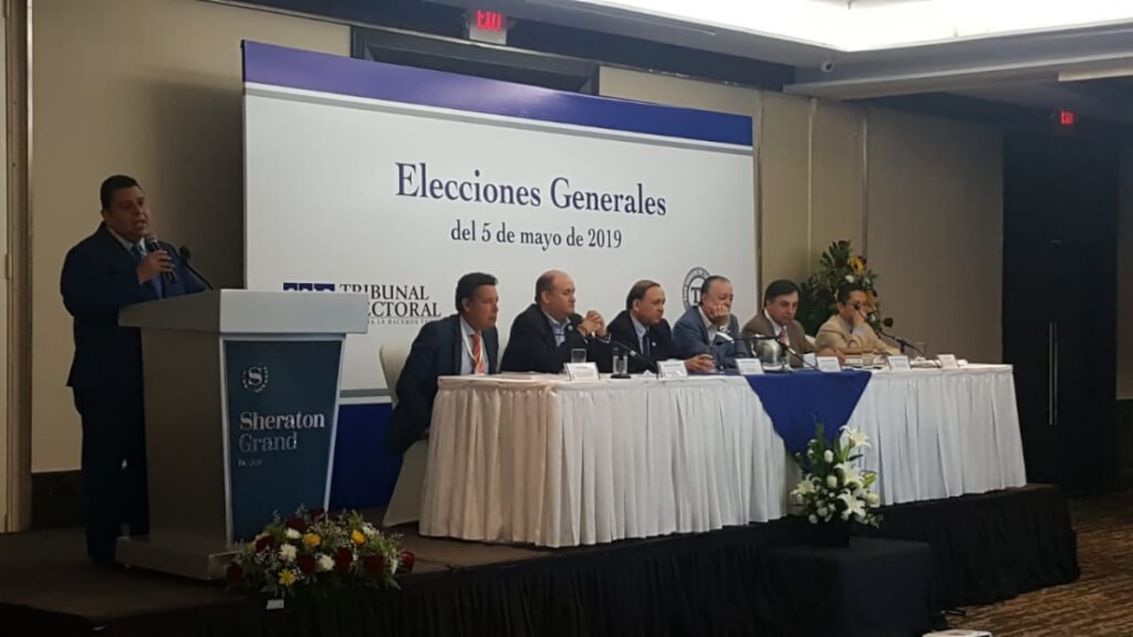 (Panamá) La misión de observadores internacionales de la Unión Interamericana de Organismos Electorales (UNIORE) rindió un informe al Tribunal Electoral