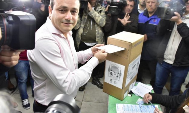 (Argentina) El oficialista Oscar Ahuad se impuso como gobernador de Misiones con el 73,09%