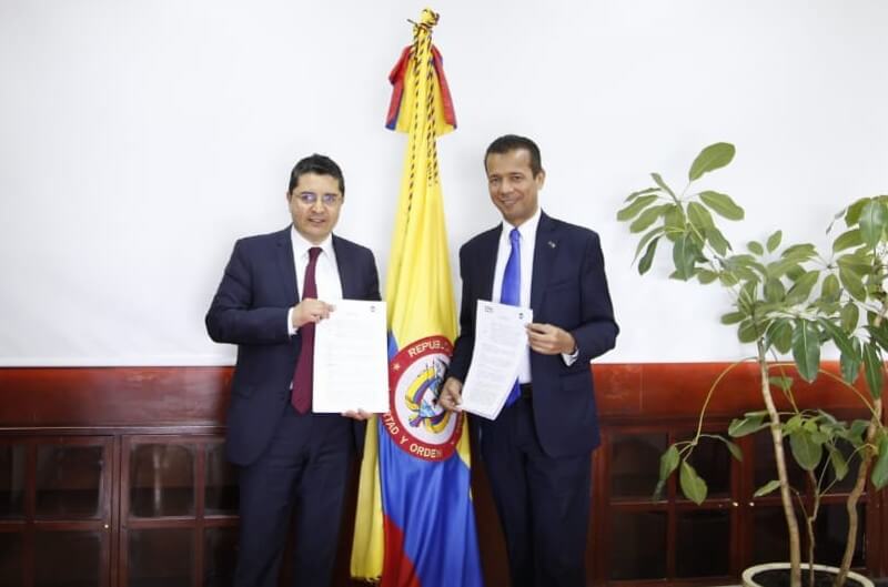 (Colombia) CNE y UIAF firman circular para la prevención y control del lavado de activos en los procesos electorales