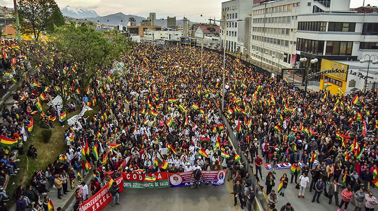 (Bolivia) Cabildos piden renuncia de Evo y nuevas elecciones
