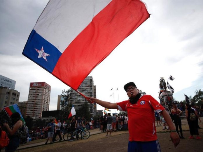 (Chile) Más de 14,4 millones chilenos están llamados a votar en el plebiscito del próximo 26 de abril