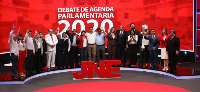 Veintiún candidatos de siete organizaciones políticas participaron en el primero de tres debates organizados por el Jurado Nacional de Elecciones (JNE).