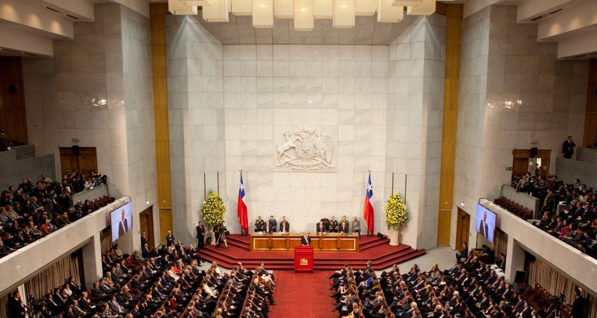 (Chile) Cámara despacha a ley reforma que aplaza el plebiscito tras tenso debate