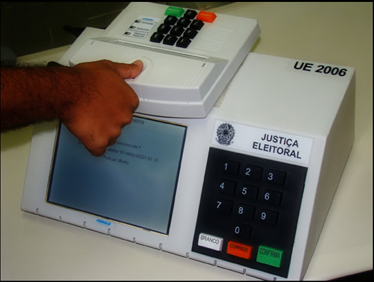 (Brasil) Supremo confirma amparo y declara inconstitucional la devolución del voto impreso