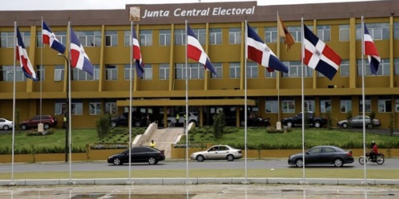 [República Dominicana] JCE conforma comisión para someter sugerencias de modificación a leyes de partidos y régimen electoral