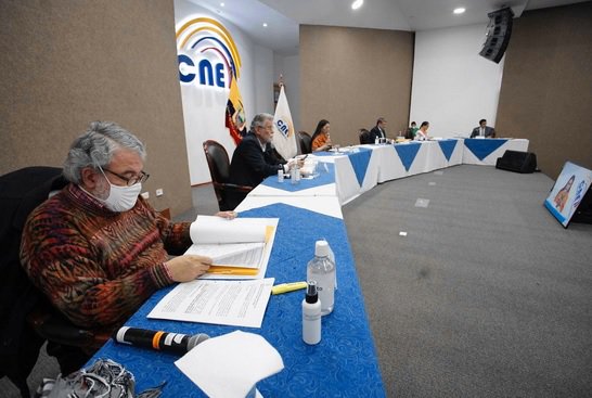 (Ecuador) El Pleno del CNE aprobó la convocatoria al Proceso de Auditoría para las Organizaciones Políticas