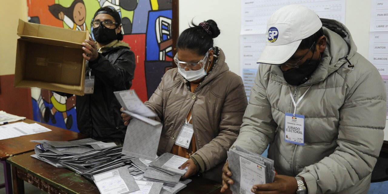 [Bolivia] El TSE actualiza datos: suben a 5.538 los recintos electorales y a 3.602 los asientos electorales