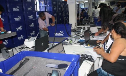 [El Salvador] TSE ya envió alrededor del 50% de equipo tecnológico a sedes logísticas