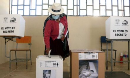 [Ecuador] Actas de escrutinio para la segunda vuelta electoral se imprimieron en papel moneda para evitar posibles manipulaciones