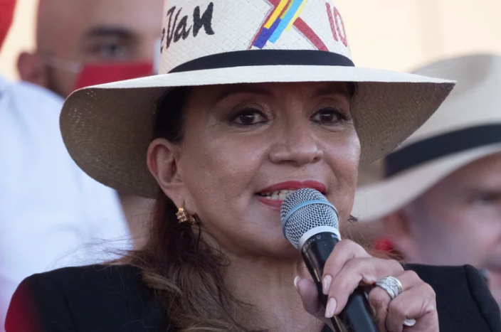 [Honduras] Xiomara Castro Zelaya se perfila como nueva presidenta en un lento conteo de votos