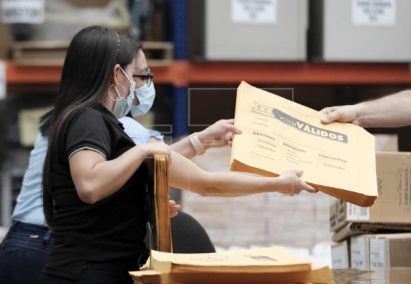 [Costa Rica] TSE usará auxiliares electorales si miembros de mesa se contagian de covid