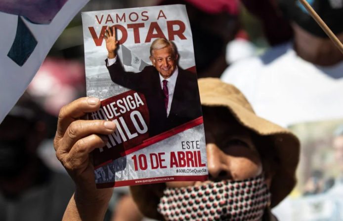 [México] Nuevamente, el INE emitió medidas cautelares contra AMLO por promover la Revocación de Mandato