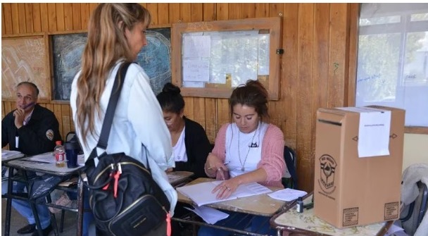 Once fuerzas políticas competirán en las elecciones de Rio Negro. (Fotos: Jorge Wohlert)